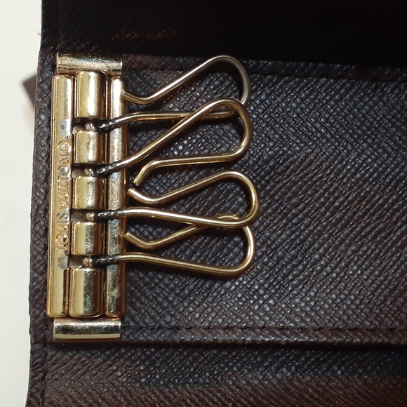 Louie Vuitton Damier Ebene Canvas 4 Key Card Holder - Picture 3 of 12